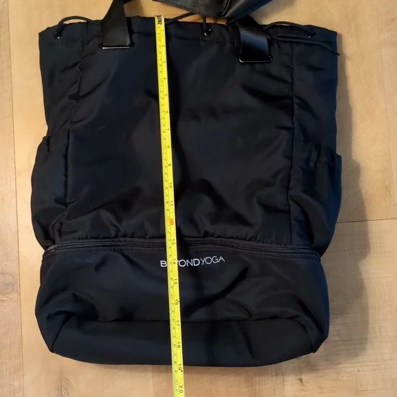 Beyond Yoga Convertible Gym Bag - Picture 4 of 6